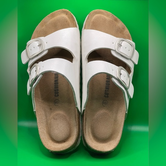 White Sandal Cushionaire Brand Cork Sole Mule Slip On - Picture 2 of 2